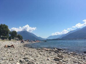 Beach - Lovely apartment for 4 guests with WIFI and balcony (Domaso)