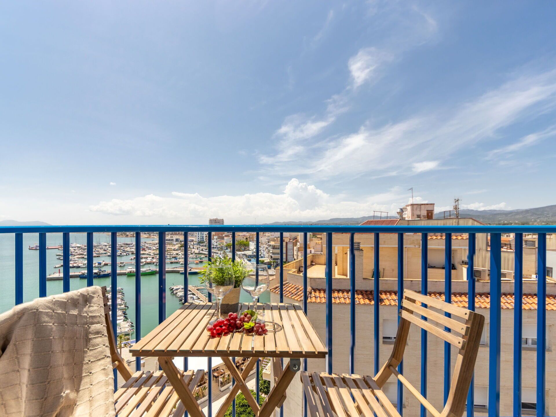 Plante, Bâtiment, Jour, Propriété, L'Eau, Ciel, Bleu, Bleu Azur, Arbre, Arecales