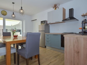 Microwave, oven, dishwasher