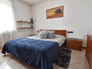 2 slaapkamers, een strijkplank/strijkijzer, gratis wifi