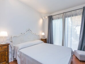 2 dormitorios, cuna de viaje, wifi gratis y ropa de cama