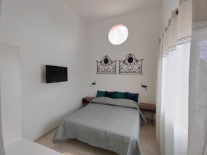 1 soverom, strykejern/-brett, reiseseng for barn og wi-fi (inkludert)