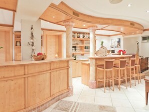 Bar (on property) - Lovely apartment for 3 guests with WIFI, TV and balcony (Ischgl)