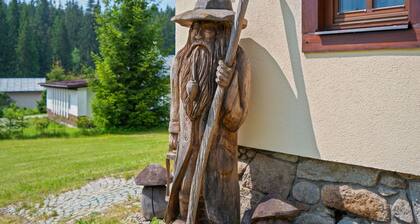 Schönes alleinstehendes Ferienhaus fĂŒr 28 Personen mit W-LAN, TV, Innenhof und Panoramablick