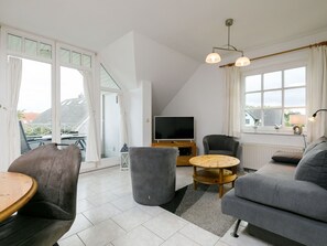 TV - Cosy apartment for 4 guests with WIFI, TV, balcony and pets allowed (Zempin)