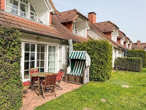 Outdoor dining - Nice apartment for 2 people with WIFI, TV, terrace and pets allowed (Zempin)