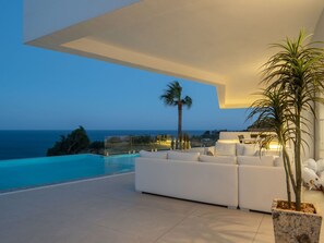 Pool - Stunning private villa for 10 guests with WIFI, private pool, A/C, TV, terrace and pets allowed (San Roque)