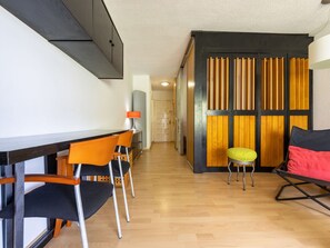 Interior - Nice apartment for 2 people with pool, A/C (Salou)