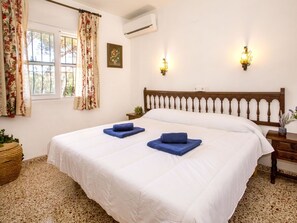 3 bedrooms, travel cot, free WiFi