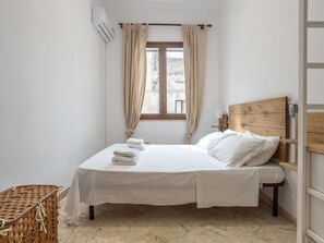 1 Schlafzimmer, Bügeleisen/Bügelbrett, Reisekinderbett, kostenloses WLAN