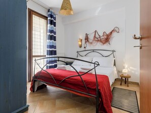 3 chambres, fer et planche à repasser, lit parapluie, Wi-Fi gratuit