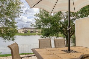 Outdoor dining - Townhome I 8 min from Disney  (Kissimmee)