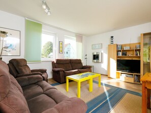 TV - Nice apartment for 4 guests with WIFI, TV and patio (Koserow)