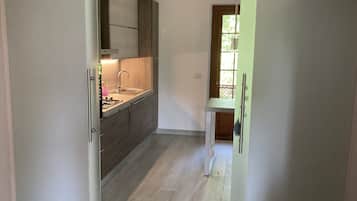 Geladeira, fogão, cooktop, lava-louças