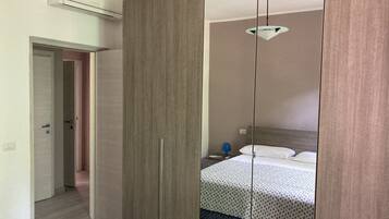 3 bedrooms, iron/ironing board