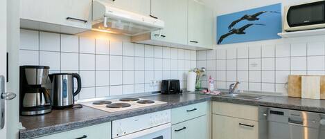 Mikrowelle, Ofen, Geschirrspüler, Toaster