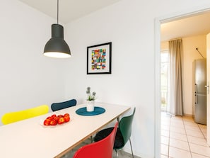 Dining - Lovely apartment for 4 people with WIFI, TV and balcony (Wolgast)