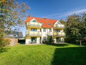 Exterior - Beautiful apartment for 4 people with WIFI, TV, terrace and pets allowed (Wolgast)