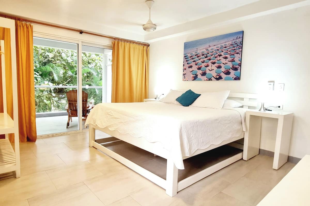 Quarto standard | Roupas de cama premium, edredons de pluma, cofres nos quartos