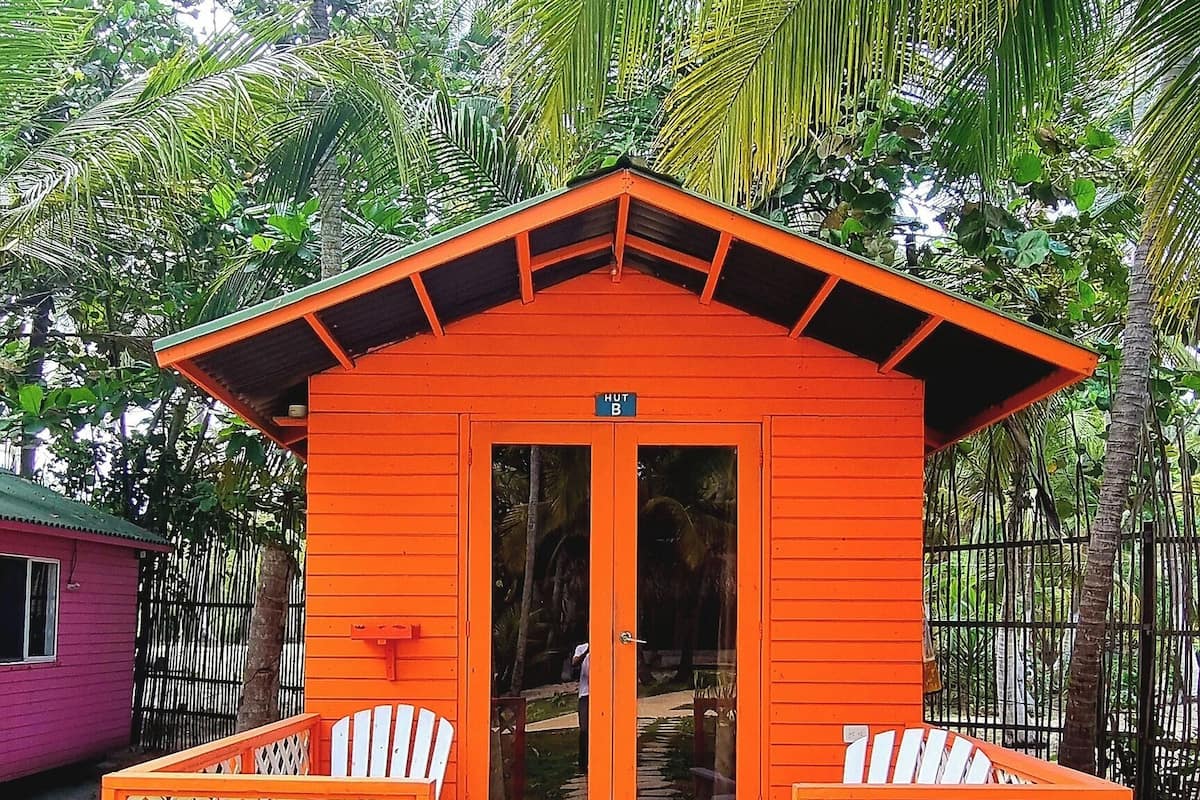 Cabana básico | Roupas de cama premium, edredons de pluma, cofres nos quartos