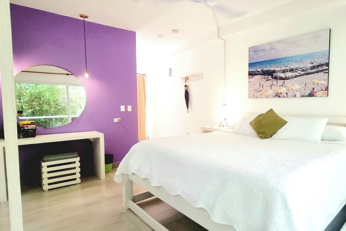 Roupas de cama premium, edredons de pluma, cofres nos quartos