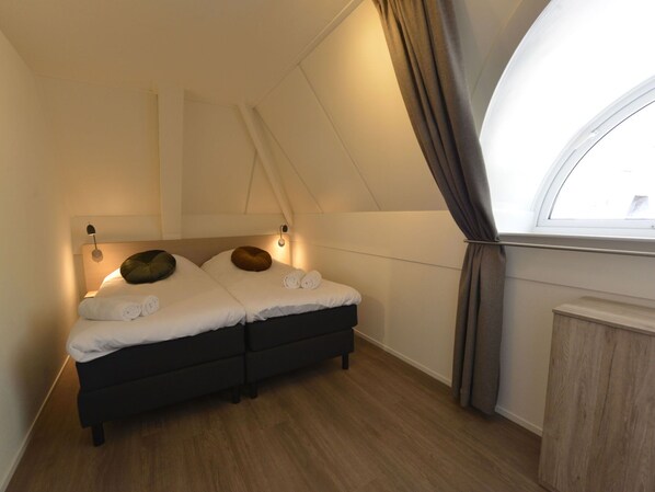 5 chambres, fer et planche à repasser, lit parapluie, Wi-Fi gratuit