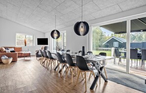 Dining - Beautiful home in Hadsund with sauna (Hadsund)