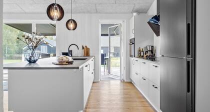 Beautiful home in Hadsund with sauna