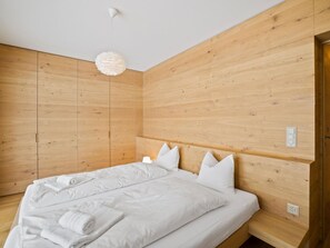 3 chambres, accès au Wi-Fi (inclus), literie fournie