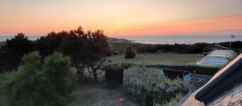 Villa, panoramic sea view, Ile-grande, La Maison du Rayon Vert,
