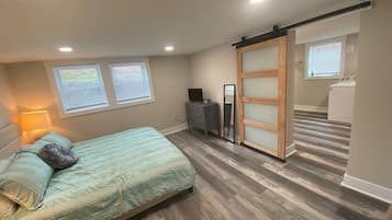 1 bedroom, desk, iron/ironing board, free WiFi