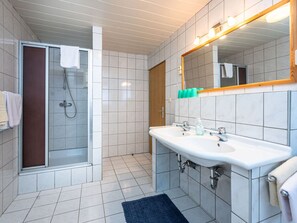 Bathroom - Wonderful private villa for 36 people with WIFI, TV and terrace (Bayerisch Eisenstein)
