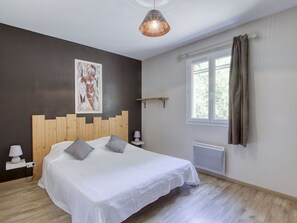 3 chambres, lit de bébé portatif, accès au Wi-Fi (inclus)