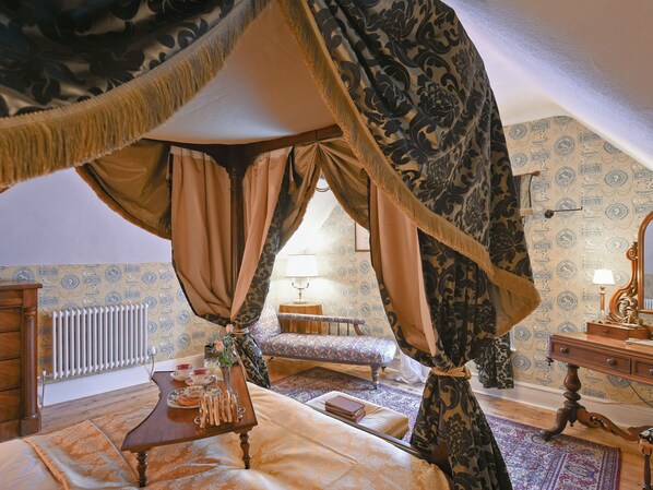 4 quartos, Wi-Fi de cortesia, roupa de cama