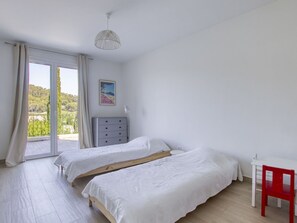 4 dormitorios, cuna de viaje, wifi y ropa de cama