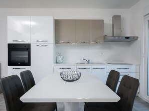 Oven, dishwasher, toaster
