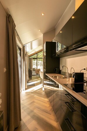 Microwave, dishwasher, high chair - Beautiful private villa for 6 guests with private pool, WIFI, TV and terrace (Rhenen)