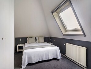1 Schlafzimmer, Reisekinderbett, kostenloses WLAN, Bettwäsche