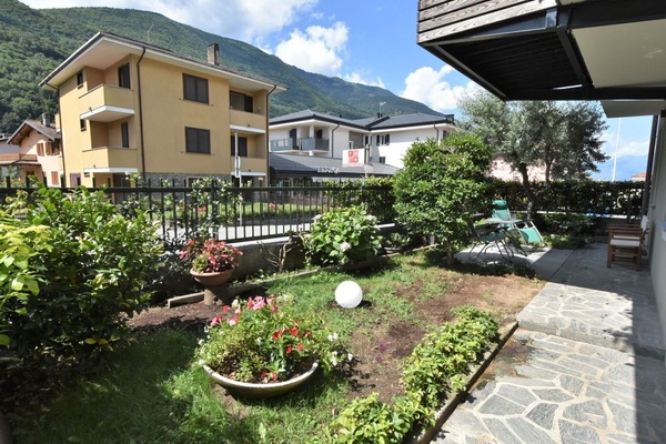 L'Eau, Bâtiment, Plante, Ciel, Jour, Propriété, Piscine, Bleu Azur, Fenêtre, Arbre