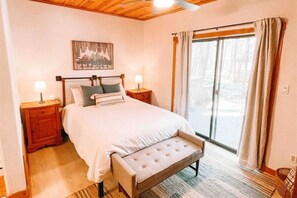 1 dormitorio, tabla de planchar con plancha, wifi y ropa de cama