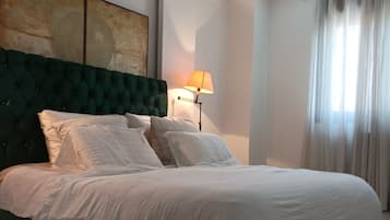 2 quartos, ferros/tábuas de passar roupa, Wi-Fi, roupa de cama