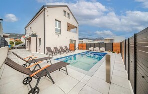 Et oppvarmet basseng