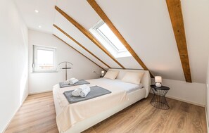 2 soverom, strykejern/-brett, reiseseng for barn og wi-fi (inkludert)