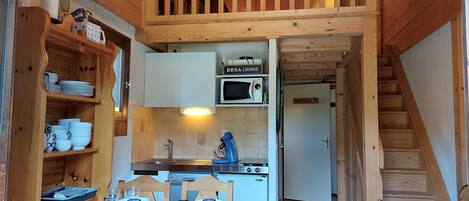 Dishwasher, highchair