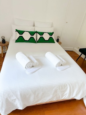 4 chambres, fer et planche à repasser, Wi-Fi, draps fournis