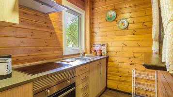 Microondas, horno y trona infantil