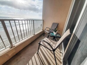 Property grounds - Atlantic Shores Oceanfront Condo - Heated Saltwater Pool Incredible Sunrises (Ponce Inlet)