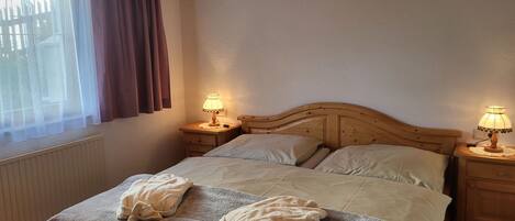 1 bedroom, travel cot, free WiFi