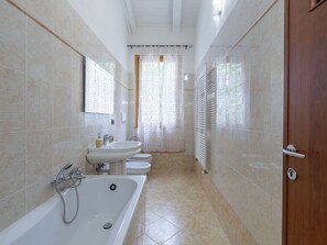 Bathroom - Stunning private villa for 8 people with private pool, WIFI and pets allowed (San Bartolomeo Al Mare)