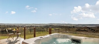 2 bedroom accommodation in Lochwinnoch